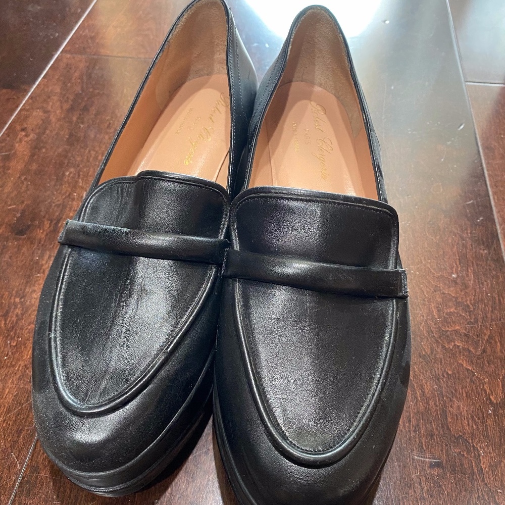 ROBERT CLERGERIE Leather Round-Toe Wedges